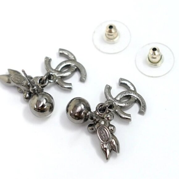 CHANEL CC Logo Rhinestone Pearl Flower Stud Earrings Silver Tone C21B Auth w/Box - Picture 2 of 16